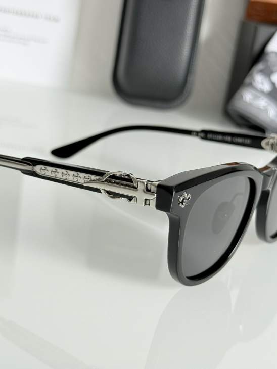 Picture of Chrome Hearts Sunglasses _SKUfw73375011fw